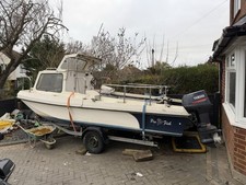 Pilot 590 Fishing  Boat