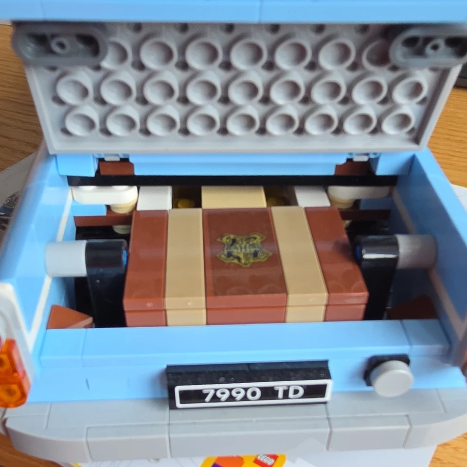 LEGO Harry Potter 76470 Enchanted Flying Ford Anglia, photo 2 of 5