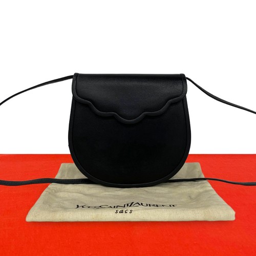 YVES SAINT LAURENT Scallop Shoulder Bag leather black 16080