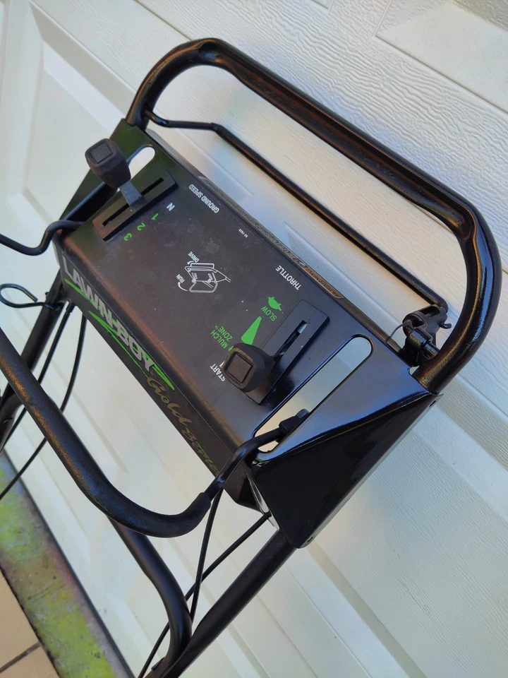 Controles de mango de 3 velocidades con cables para cortacésped Lawn Boy Gold Series Foto 4 de 4