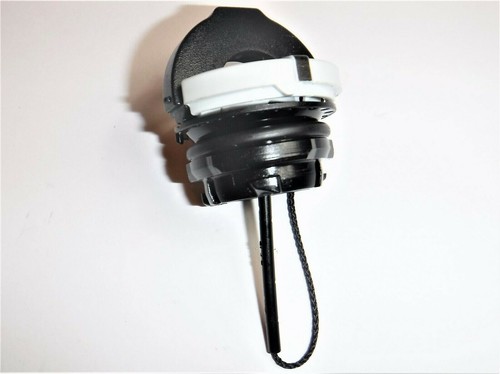 STIHL MS 250 Chainsaw Fuel or Gas Cap OEM - Picture 3 of 3