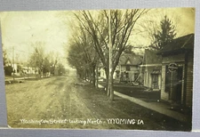 Postcard Wyoming IA Washington Street Looking North Physician /Surgeon Office