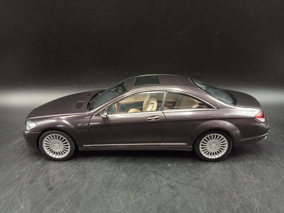 Mercedes-Benz CL-Klasse 1/18 Autoart (dealer edition) - Immagine 2 di 4