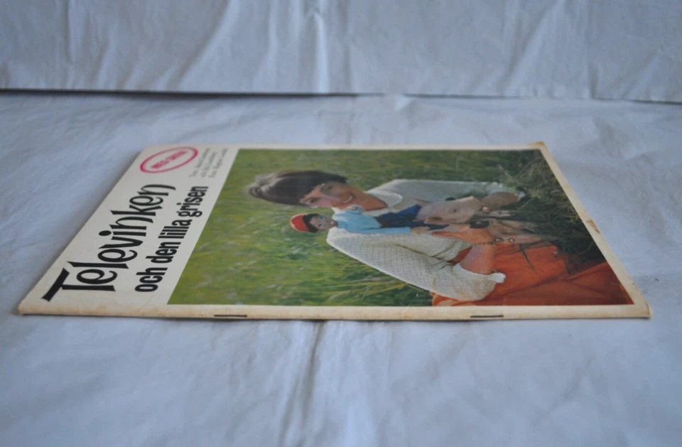 Swedish Puppet Book & Vinyl Record Televinken och den lilla grisen Anita Lindman - Image 3 of 4