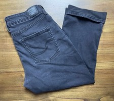 Signature Levi Strauss Gold Mid-Rise Capri Black Cuffed Size 8-W29