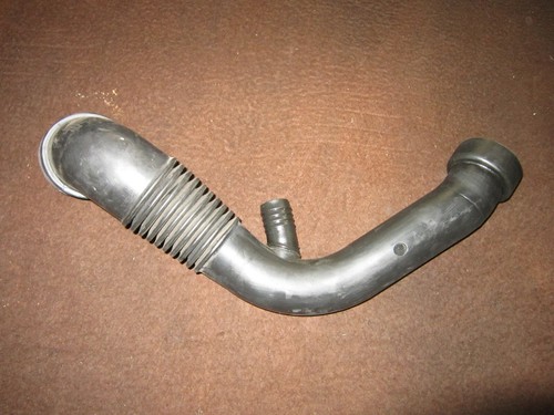 OMEGA B  2,5 DTI  150 PS  LUFTANSAUGROHR LUFTROHR LUFTSCHLAUCH  TURBOLADER