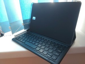 Original Samsung Galaxy Tab S4 Keyboard Book Cover mit S Pen Bundle - Original