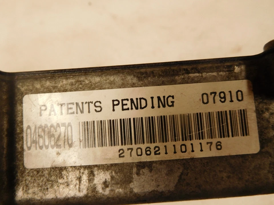 Módulo de computador Dodge Stratus transmissão 1998 04606270 2.4L V4 - Imagem 4 de 4