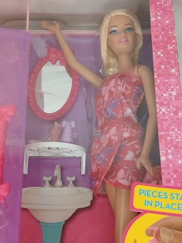 Barbie Glam Shower Playset - Includes Doll, Shower & Bathroom Accessories NIB - Picture 3 of 16