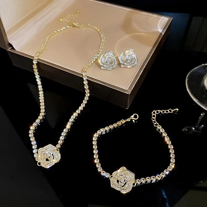 Brazalete Dije Vintage Inspirado Lujo Moda Diseñador Flor Camelia Cristal Foto 3 de 3