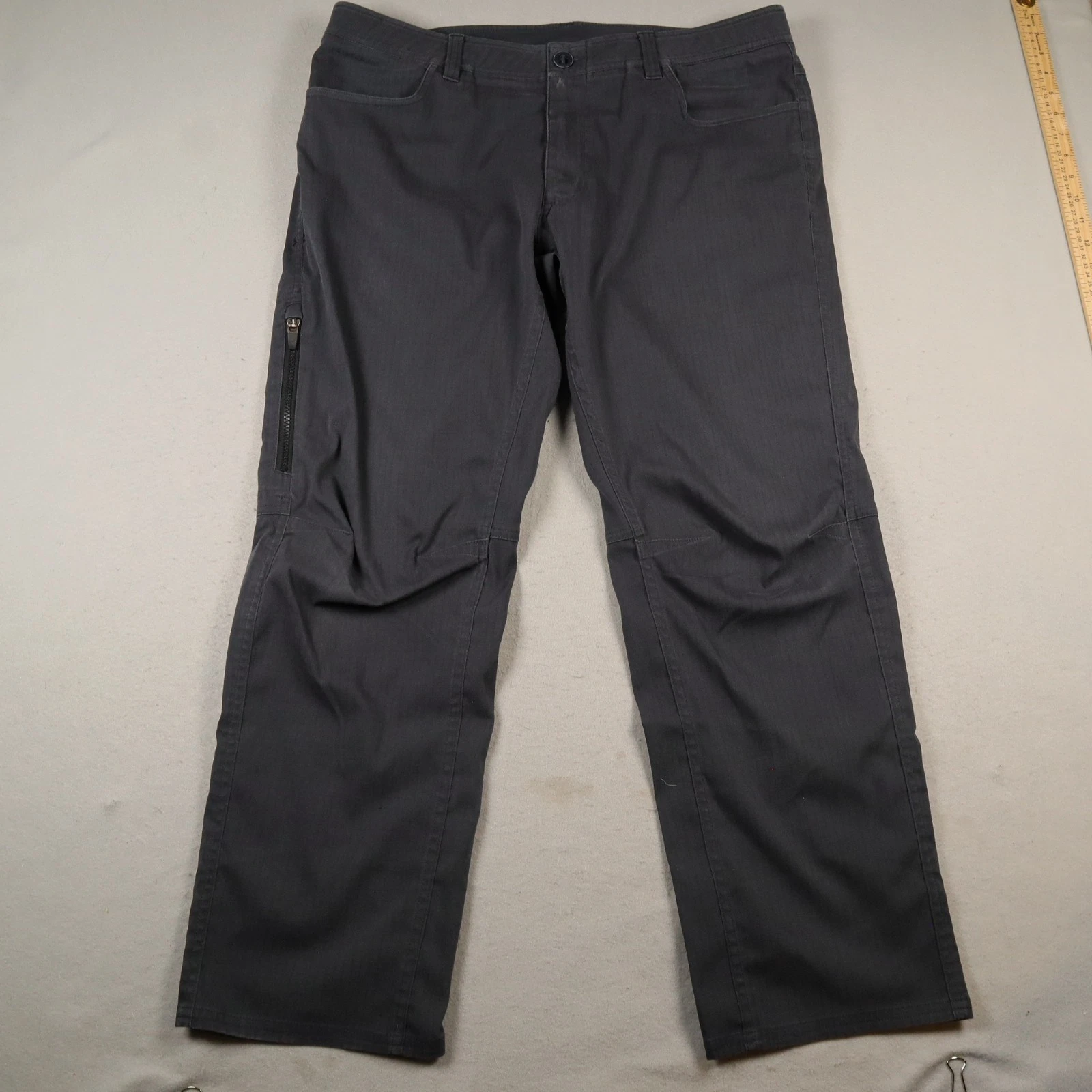 Under Armour UA Pants Mens 38x30 Gray Cargo Storm Tactical Enduro Camp Hike Dad
Opens in a new windo