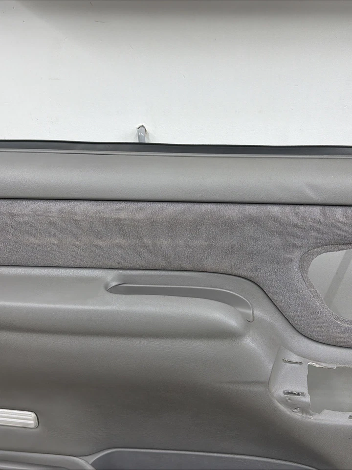 95-00 雪佛兰 Silverado Tahoe GMC Sierra Yukon 电动门板套装 原始设备制造商 灰色 灰色 — 第 4/4 张图片