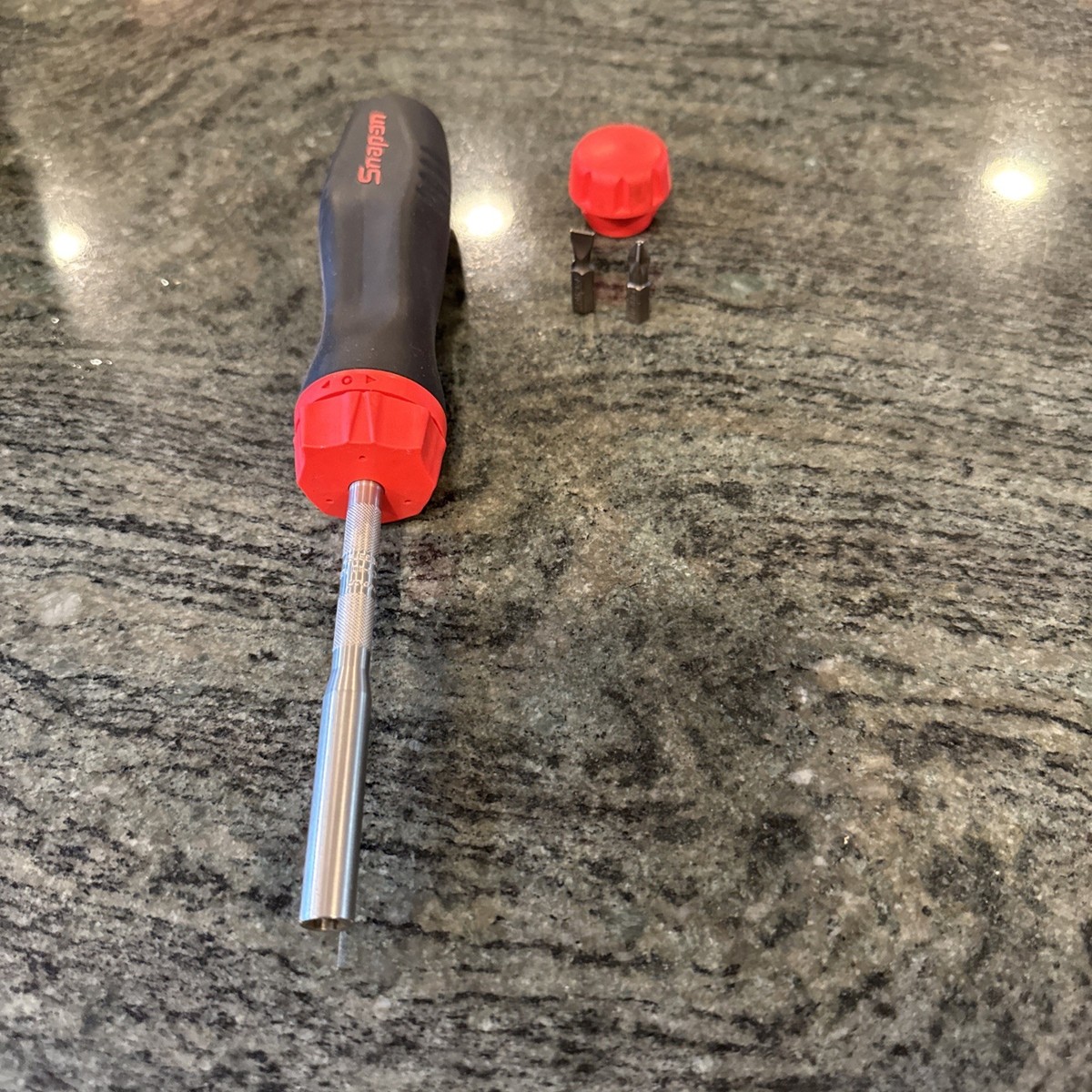 Snap On sgdmrc4a soft grip standard ratcheting screwdriver with 2