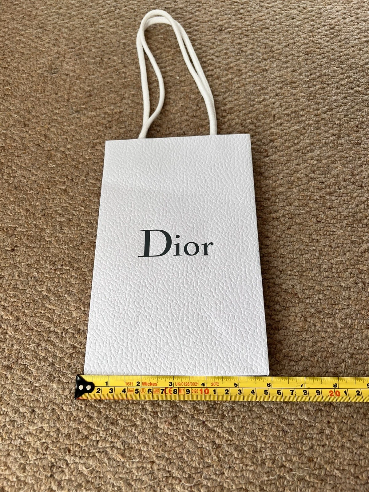 SAC CADEAU MAQUILLAGE TEXTURÉ BLANC DIOR POIGNÉES CORDE 15X23X8CM