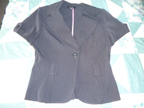 NEW Junior Woman's size 11 Black & Gray Pin Stripe Short Sleeve Jacket by Snap