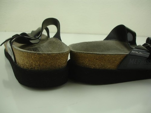 Women's 8 sz 38 Mephisto Helen Black Patent Leather Sandals Thong Toe Ring Loop - Picture 11 of 14