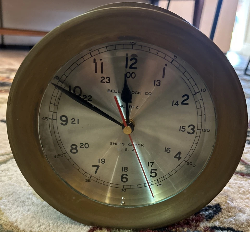 Reloj de barco Bell de latón funcionando 7 pulgadas x 7 pulgadas  Foto 3 de 4