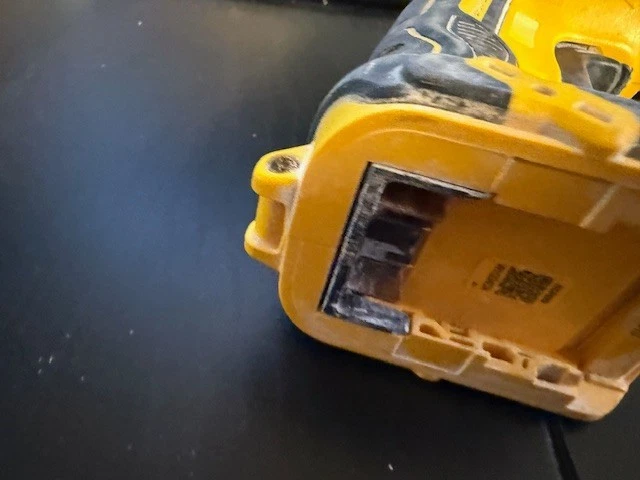 Pistola de tornillo inalámbrica Dewalt DCF620B MAX XR 20V DCF620N-XJ 1BB para PIEZAS Foto 2 de 4