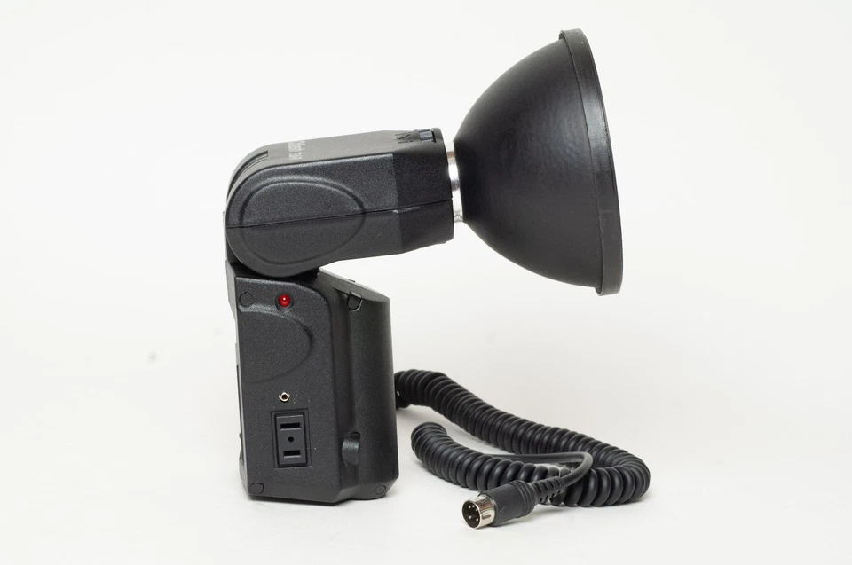 Minty Quantum Qflash T5D-R T5dR TTL Flash for Canon Nikon and more, tested - Image 2 of 4