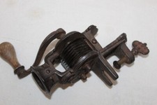 Stara mechaniczna maszyna do makaronu odlew kuchnia wiejska około 1900-1930