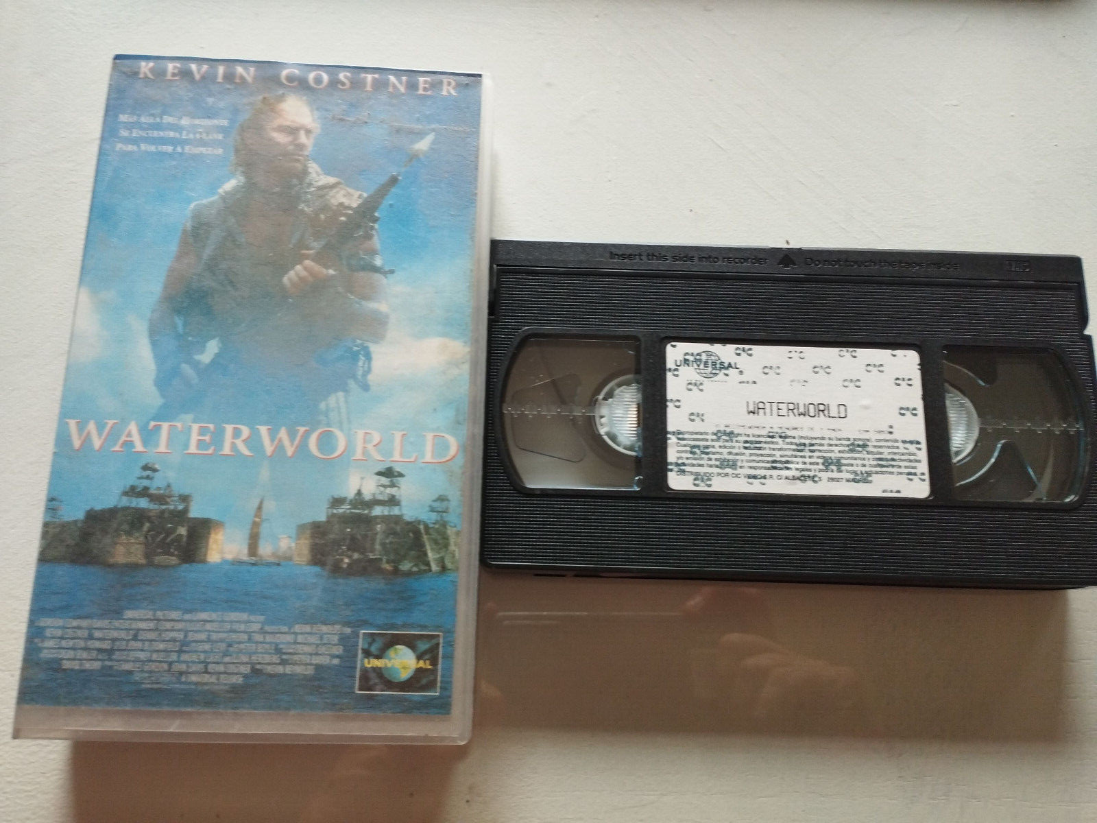 Waterworld Kevin Costner - VHS Tape Spanish T2