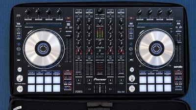 Pioneer DDJ-SX - DJ Controller + Magma Transporttasche, Netzteil und USB Kabel