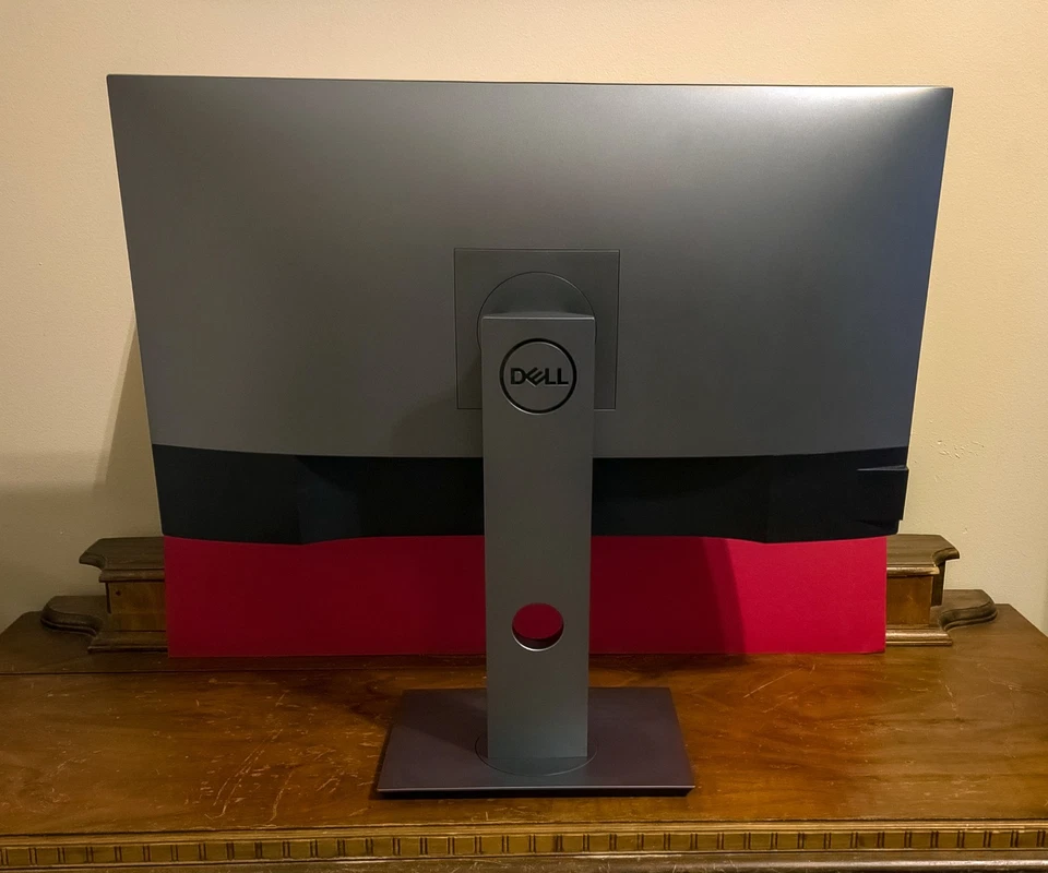 U2720QM  Dell UltraSharp 27" 4K UHD USB-C Monitor DisplayHDR 400 IOB - Image 3 of 4