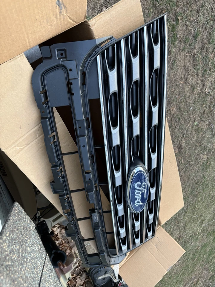 Ford Explorer XLT 2016-2017 4x4 parrilla nuevo Foto 4 de 4