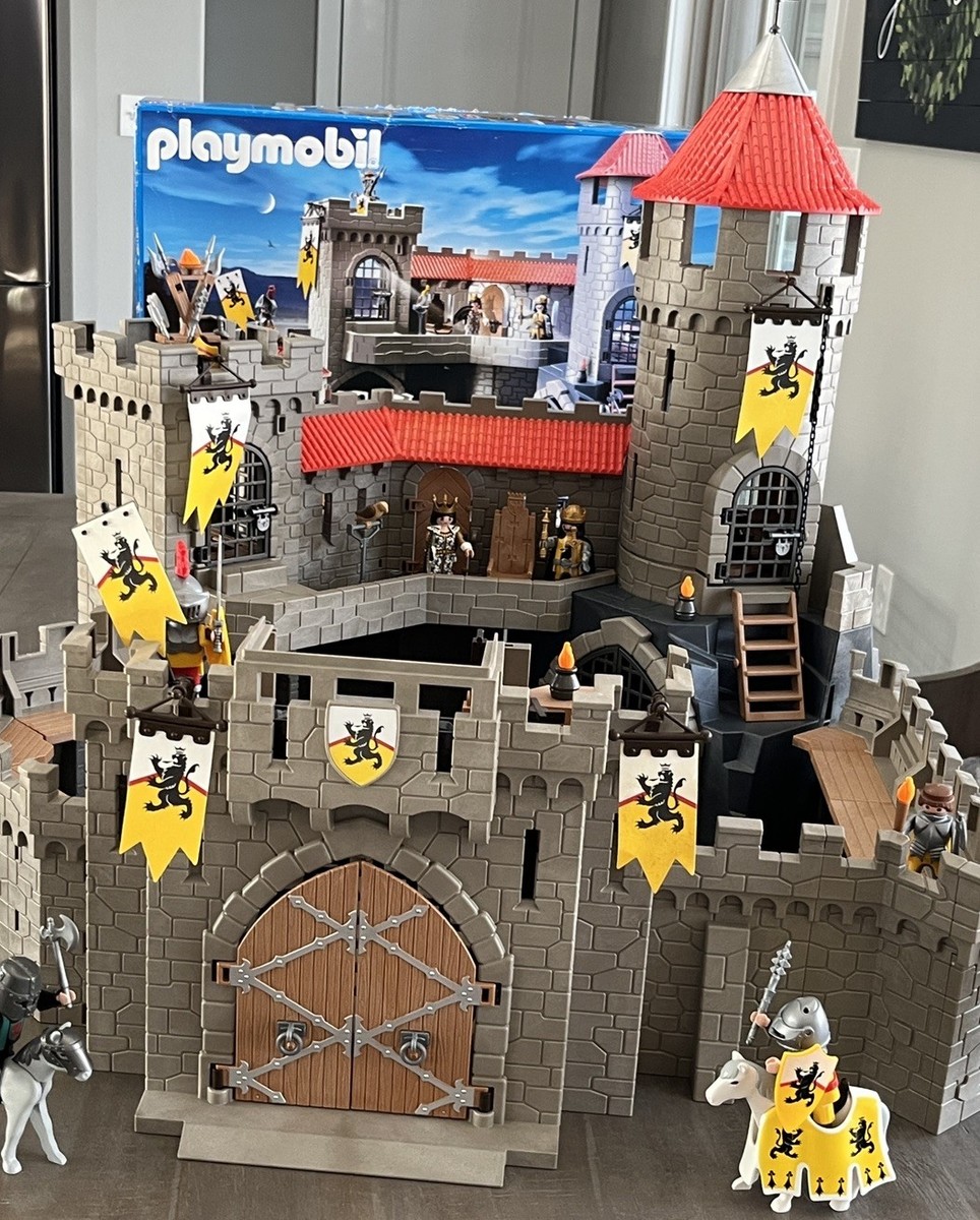 Rare/Retired Playmobil 4865 Lion Knights' Castle 2009 Missing Few