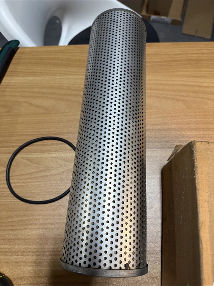 Napa USA Gold 1560 Industrial Hydraulic Filter  Same as WIX 51560 - Image 3 of 4