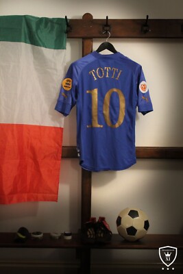 Maillot extérieur Italie 2004 Totti 10 | Maillots De Foot Pas Cher 2024-2025