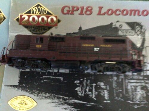 HO PHOTO 2000 LEHIGH VALLEY GP-18 (#302 )