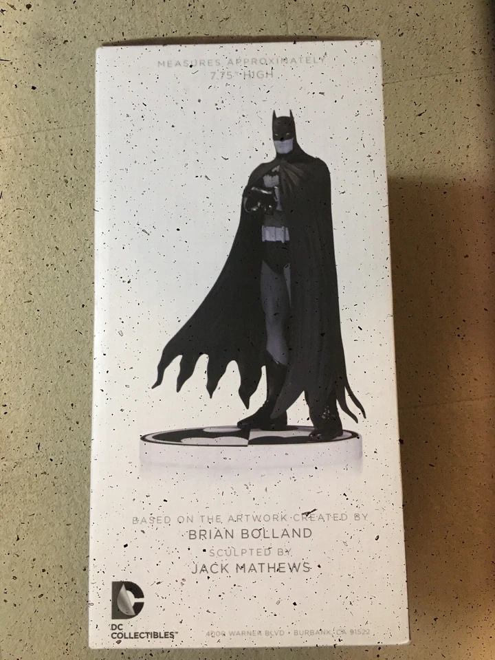 Batman Black & White 7 Inch Statue Figure by Brian Bolland 2nd Edition  - Image 4 of 4