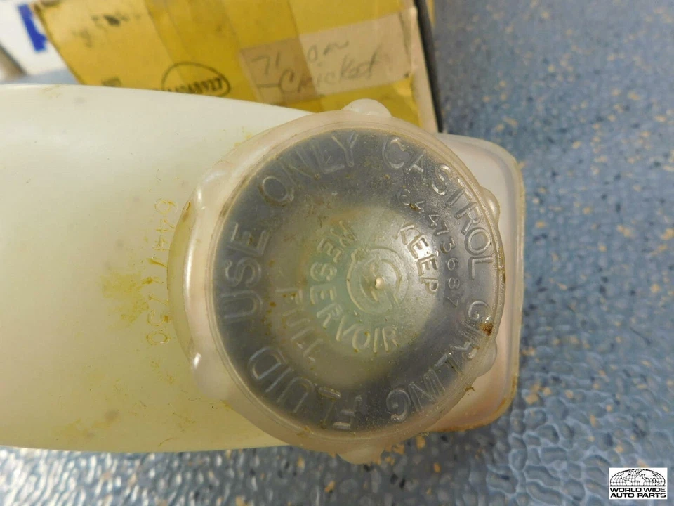 Cilindro maestro de freno de cricket Plymouth NOS Girling 64068927 1971-1972 Foto 3 de 4