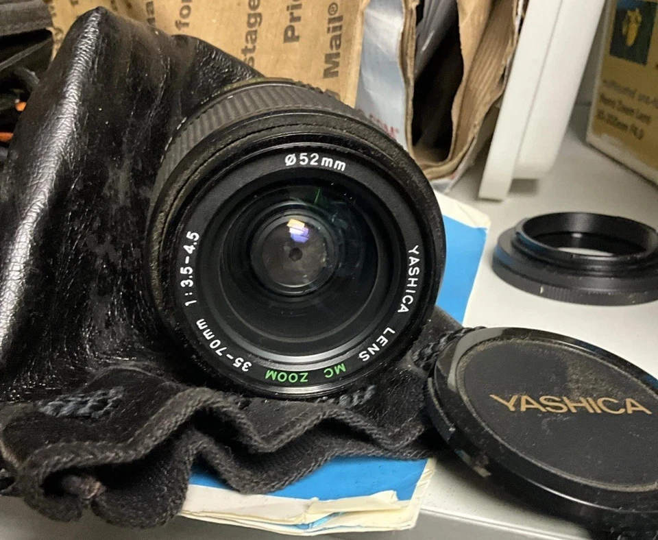 Yashica MC ZOOM 35-70mm F3.5-4.5 Lens  52mm [Contax/Yashica CY Mount] + Caps - Image 2 of 4