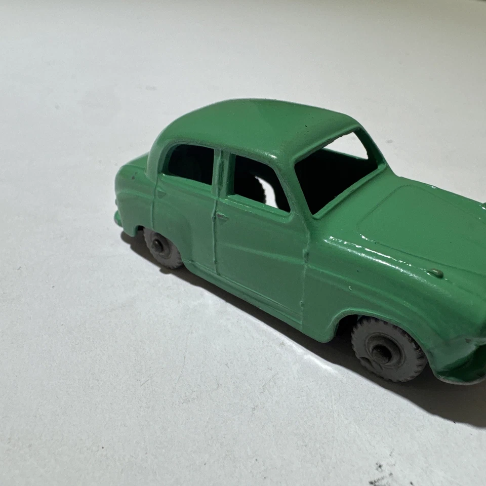 VINTAGE ORIGINAL DINKY TOYS #160 AUSTIN A30 SALOON GREEN MECCANO ENGLAND DIECAST - Image 2 of 4
