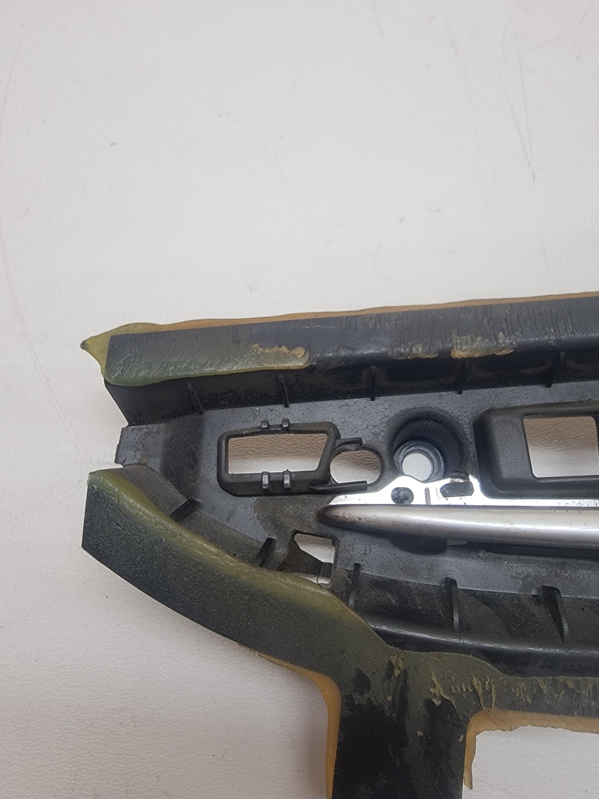 2014 - 2019 MASERATI GHIBLI FRONT LEFT DOOR INTERIOR HANDLE CHROME TRIM OEM