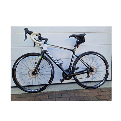 Giant Defy Advanced 2 Carbon Rennrad in Rahmenhöhe M. - Bild 1 von 4