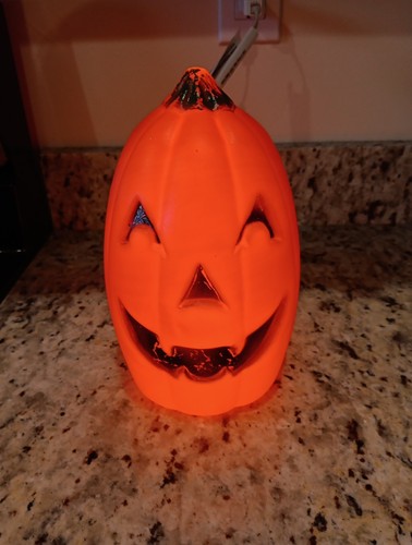 Vtg Drainage Industries Blow mold vampire pumpkin lighted Halloween lamp 9” #1