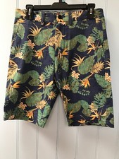 Old Navy Flat Front Floral Ultimate Slim Men  s Shorts Size 29