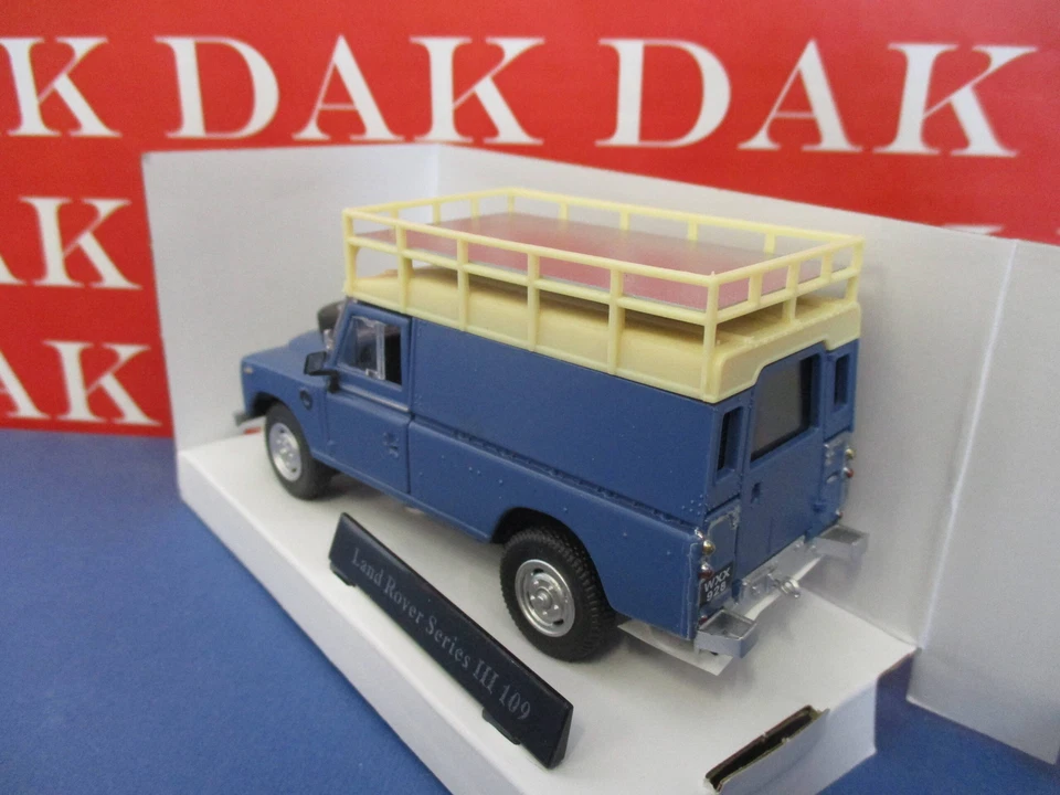 Die cast 1/43 Modellino Auto Land Rover Series III 109 con portapacchi Cararama - Immagine 3 di 4