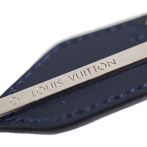 LOUIS VUITTON Dreaming Charms Keychain MP1776 Metal Leather Silver Navy Keyring - Picture 4 of 9