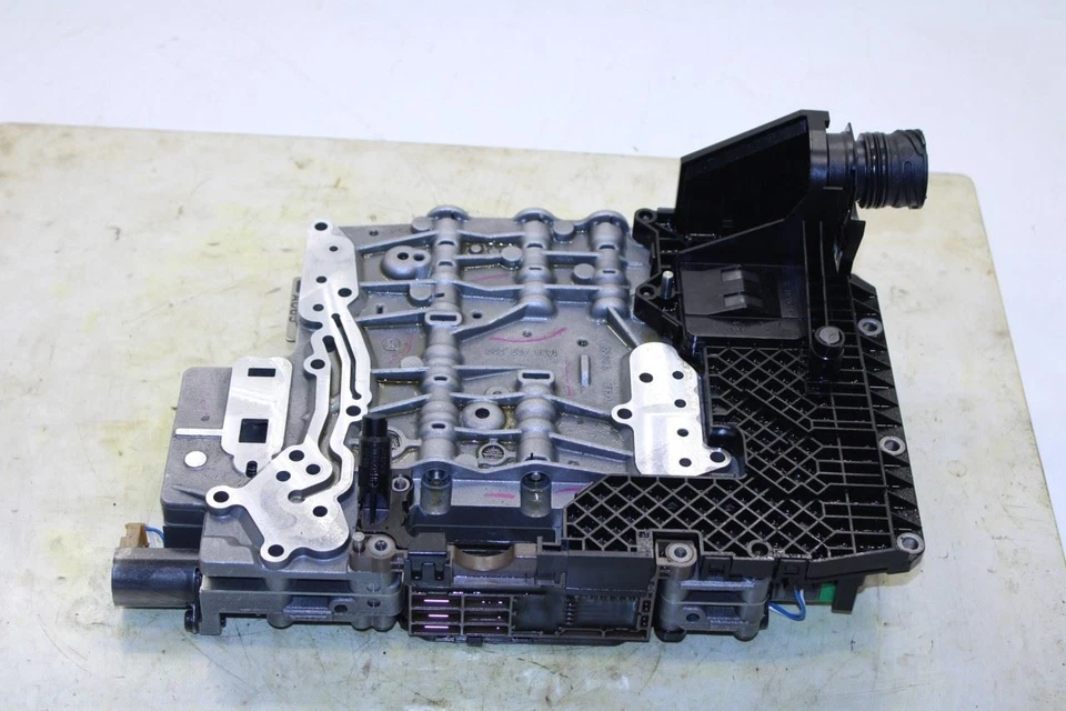 Jaguar XF 2010-2012 5,0 L tracción trasera carrocería de válvula de transmisión automática con cárter de aceite C2D19587 Foto 3 de 4