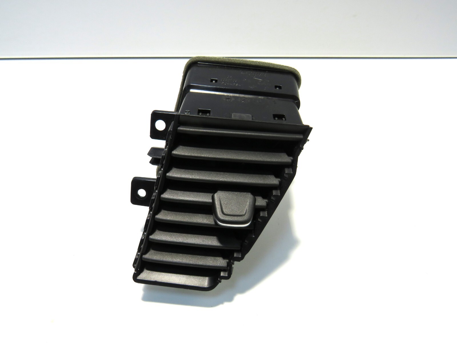 VAUXHALL GRANDLAND X 2017-19 OFFSIDE FRONT CENTRE DASHBOARD AIR VENT       P7442