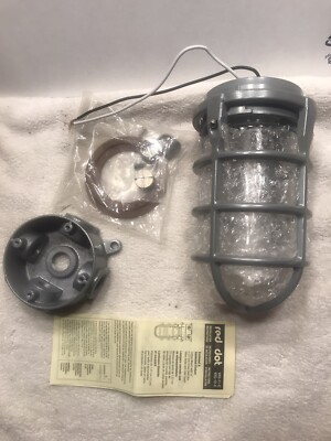 Red-Dot VXG-11-C 100W Heavy Duty Wet Location Ceiling Light With 1/2  Box NOS!