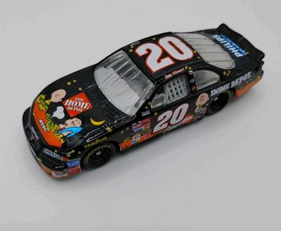 2002 Action Nascar 1:64 Tony Stewart Peanuts The Great Pumpkin Car