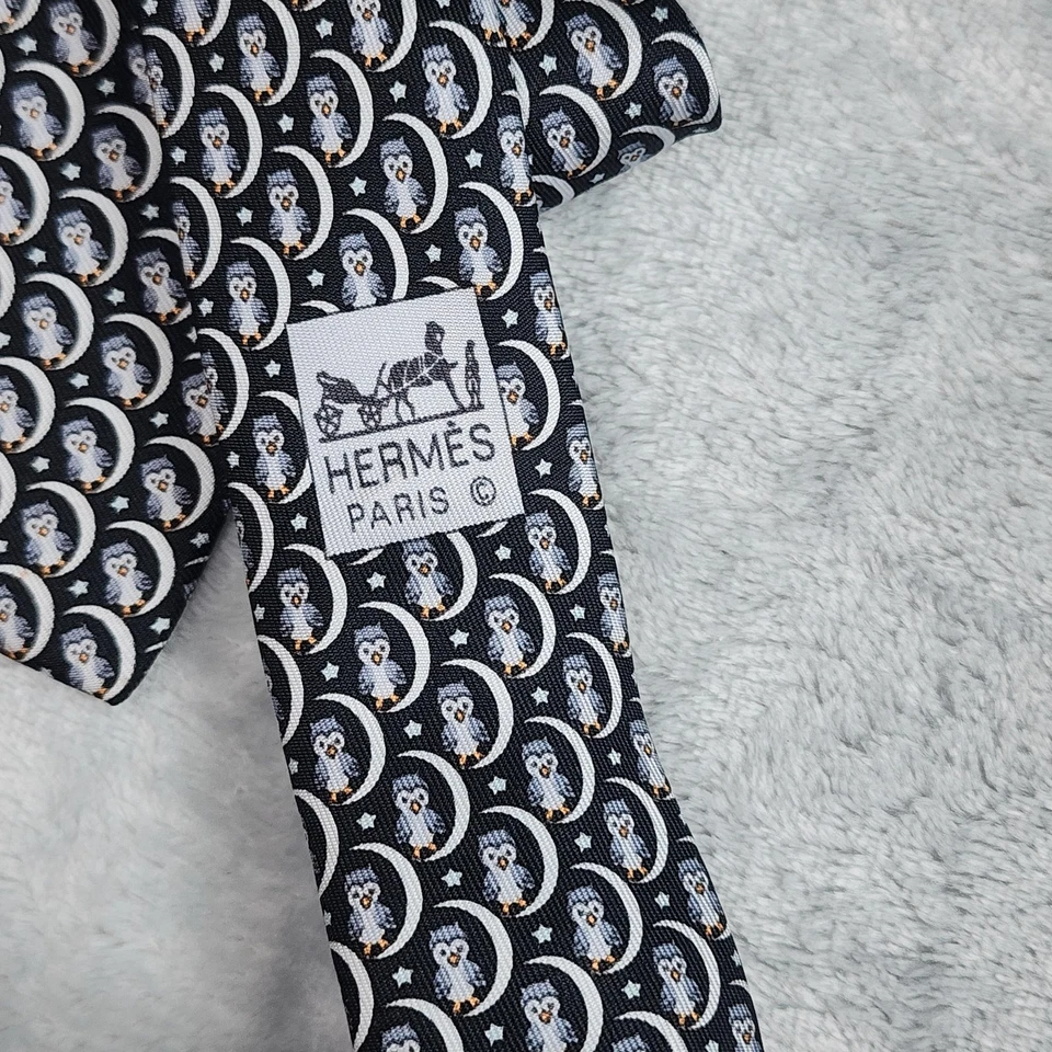 Corbata Hermes Paris Para Hombre Negra Seda Estampado Búho Hecha en Francia 5269 SA 90s Foto 3 de 4