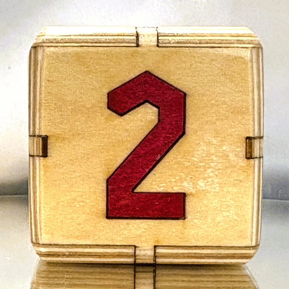 64.NATURAL.Red and Green - Hexagon Font - Backgammon Doubling Cube 36mm - Image 2 of 4