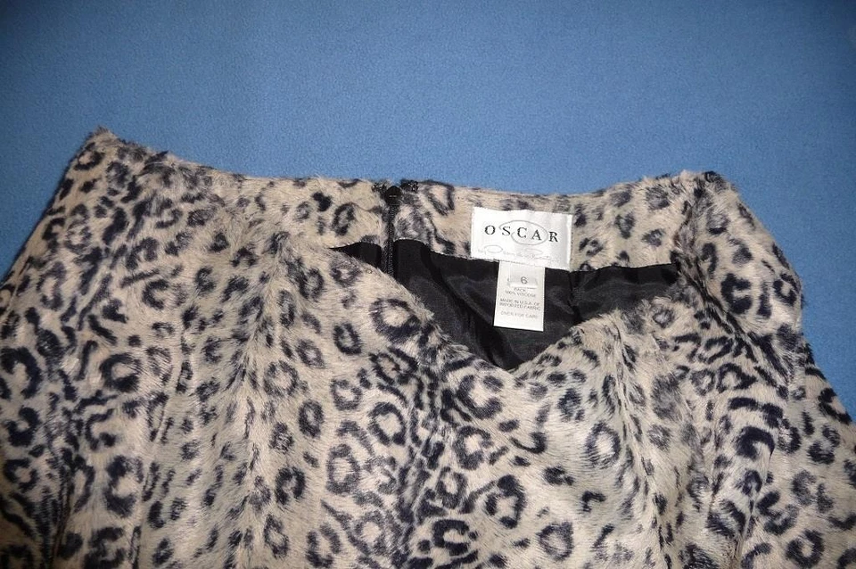 Minifalda OSCAR DE LA RENTA ~ $125 para mujer talla 6 gris negro piel sintética de leopardo Foto 3 de 4
