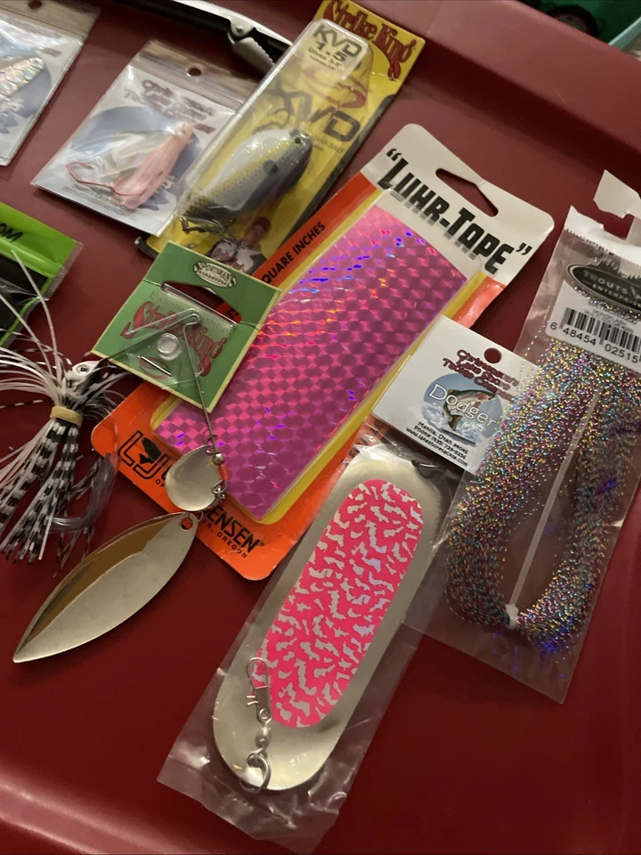 Lote de cosas de pesca - Una herramienta, cinta, flash mono, Strike King, Dodger, Mondo Worms Foto 3 de 4